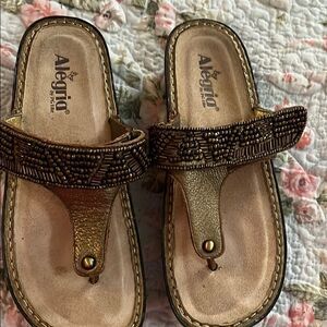 Alegria Women's Gold Sandals